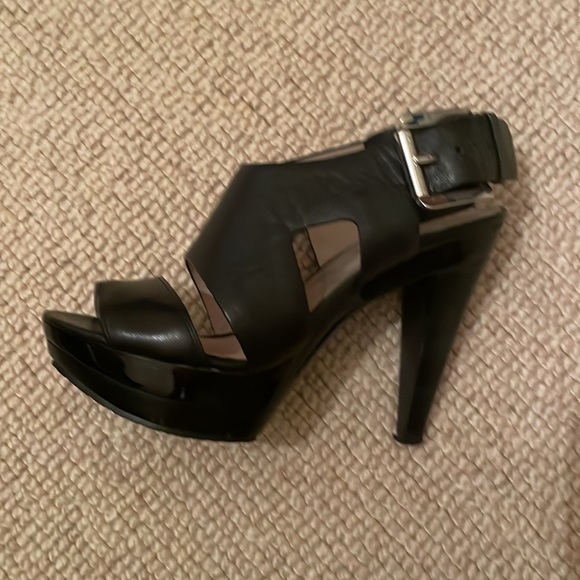 Michael Kors women’s size 5 black platform strappy heels - Picture 2 of 7